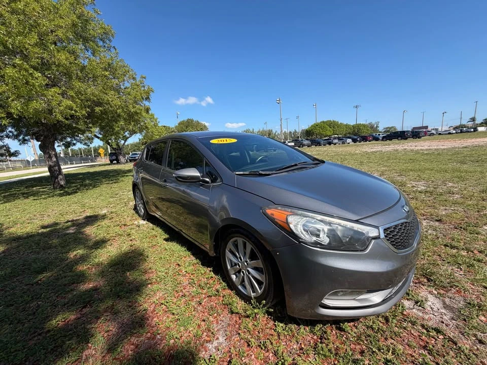 2015 Kia Forte - Image 7 of 11