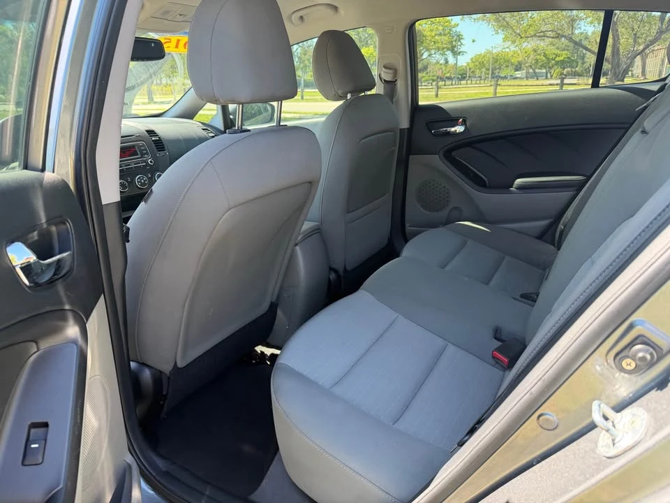 2015 Kia Forte - Image 5 of 11