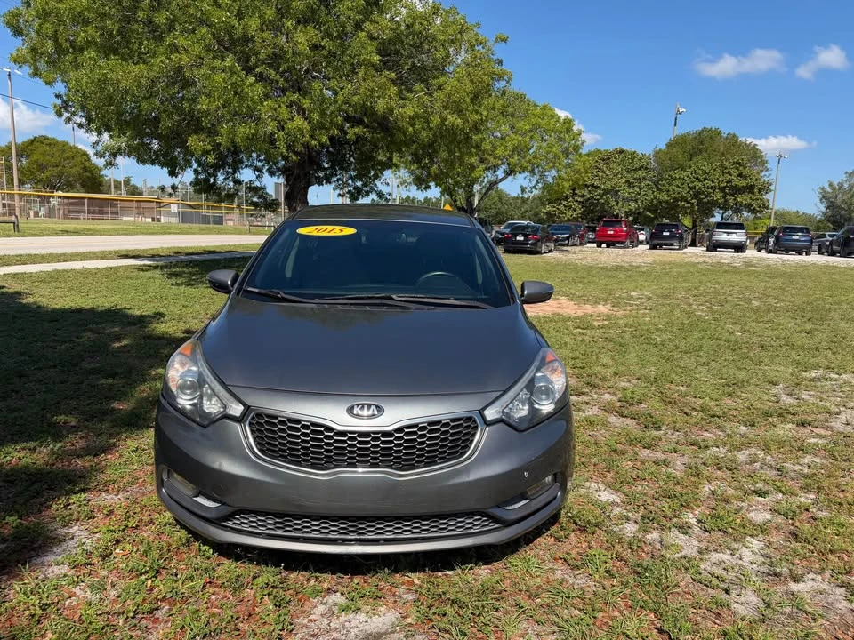 2015 Kia Forte - Image 2 of 11