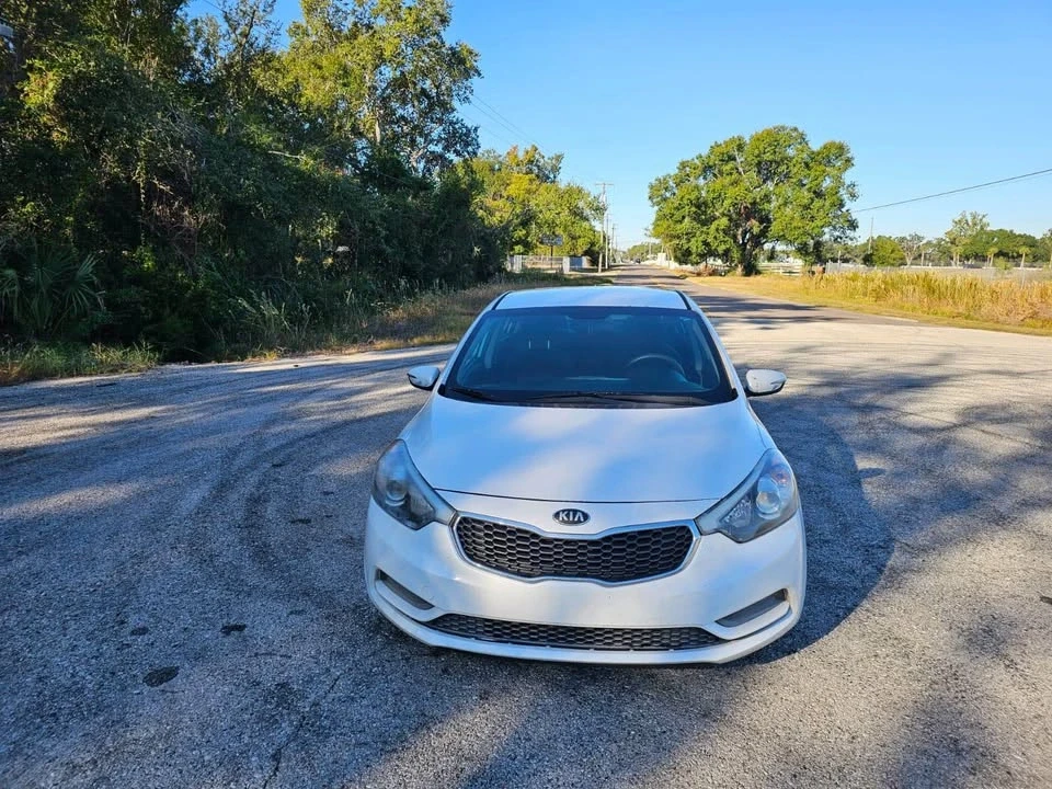 2015 Kia Forte - Image 10 of 14
