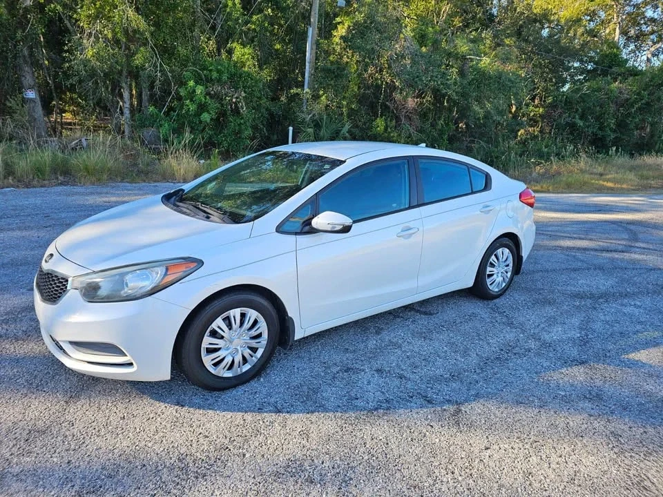 2015 Kia Forte - Image 2 of 14