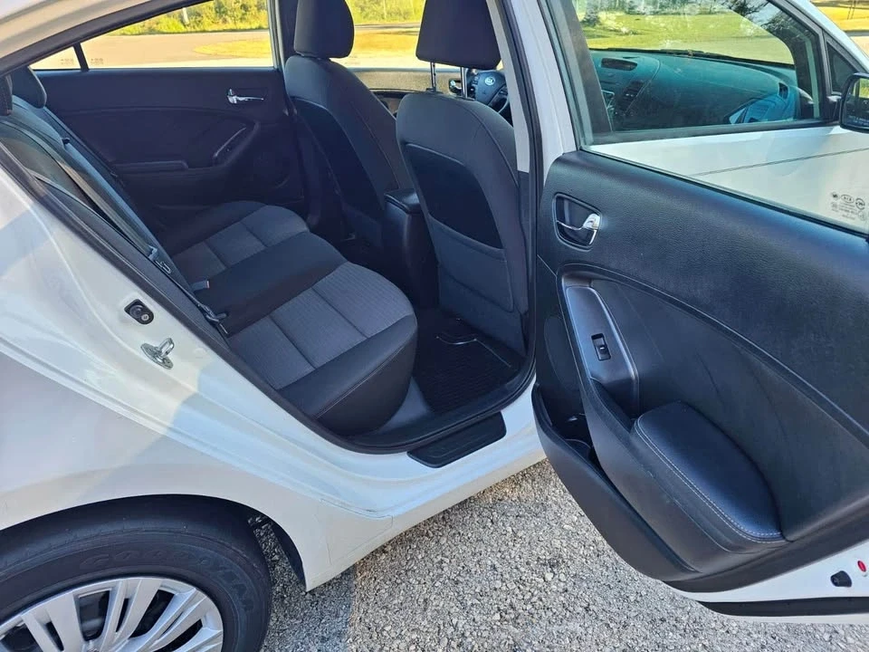 2015 Kia Forte - Image 8 of 14