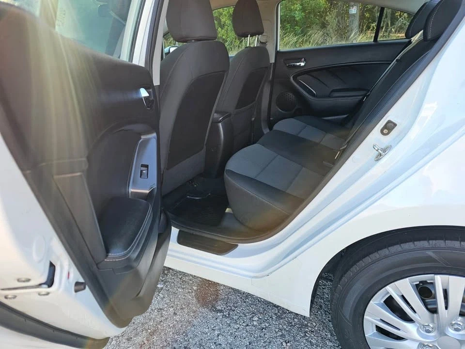2015 Kia Forte - Image 12 of 14