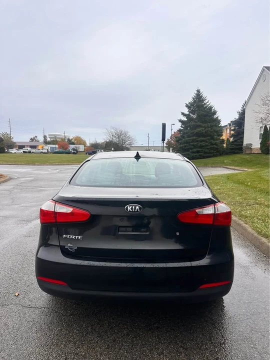 2015 Kia Forte - Image 5 of 13