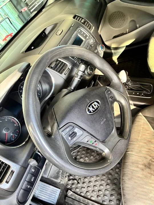 2015 Kia Forte - Image 6 of 7