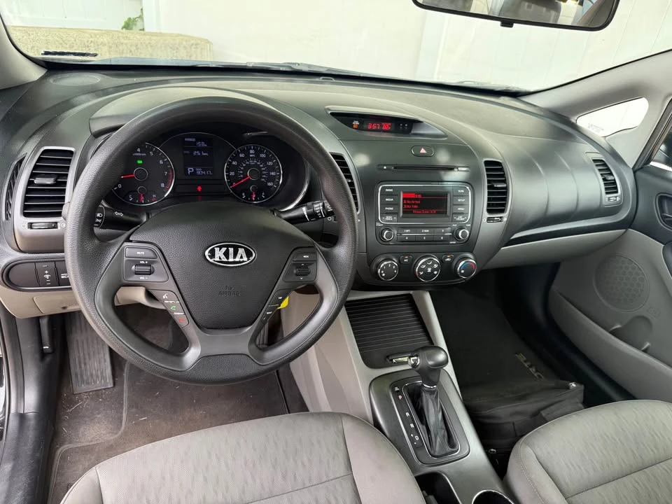 2015 Kia Forte - Image 5 of 11