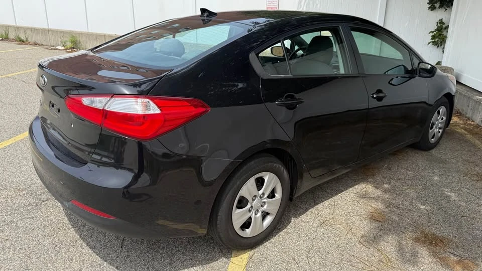 2015 Kia Forte - Image 9 of 11