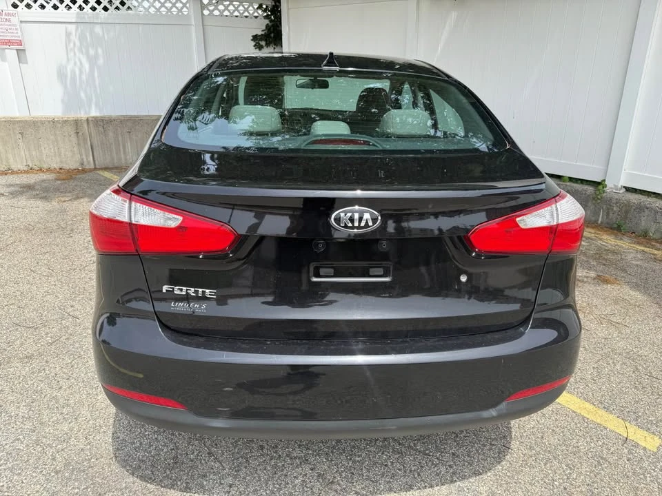 2015 Kia Forte - Image 8 of 11
