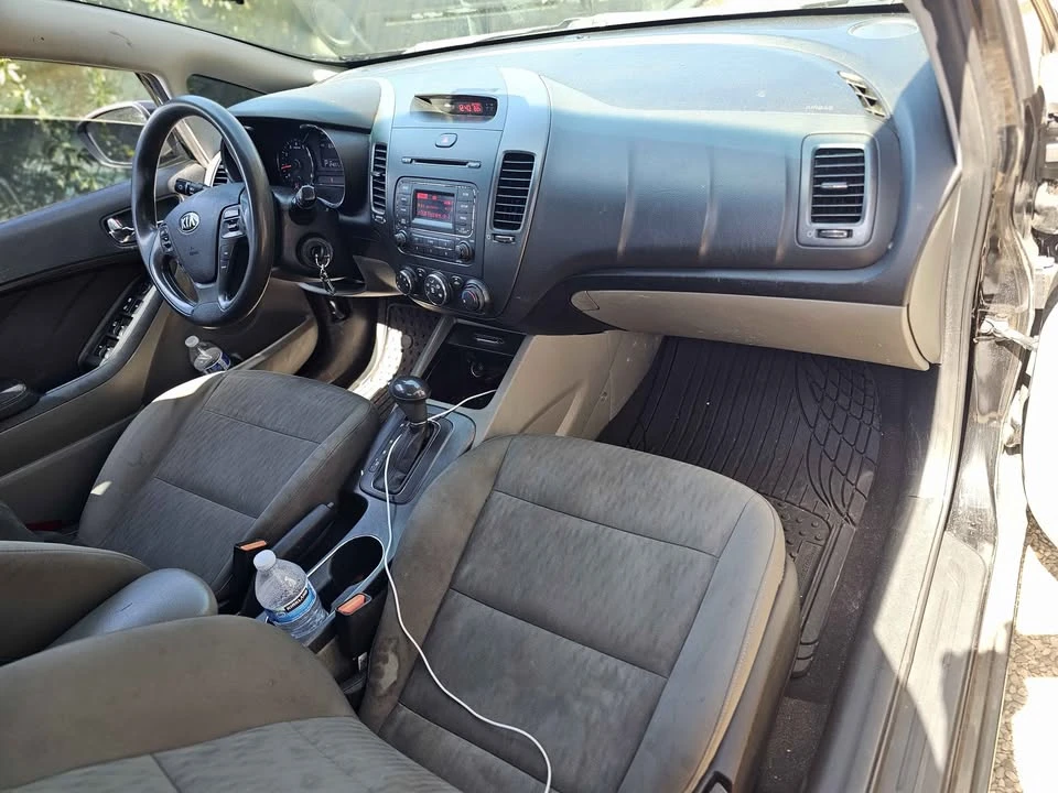 2015 Kia Forte - Image 5 of 19