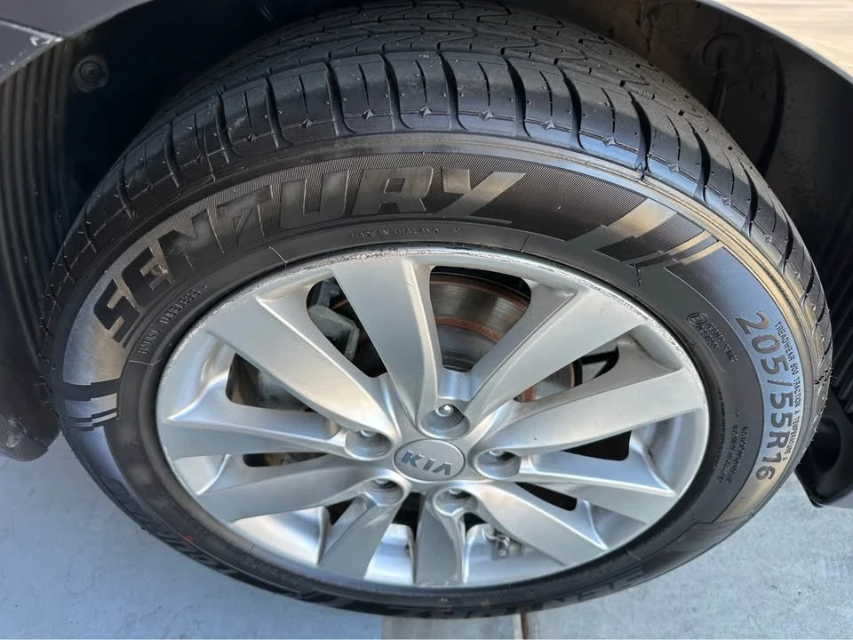 2015 Kia Forte - Image 17 of 20