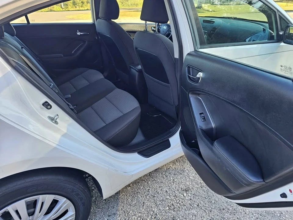 2015 Kia Forte - Image 7 of 10