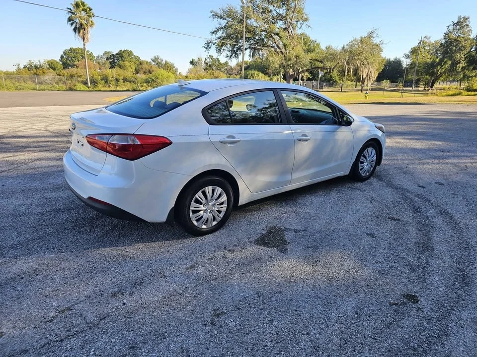 2015 Kia Forte - Image 3 of 10