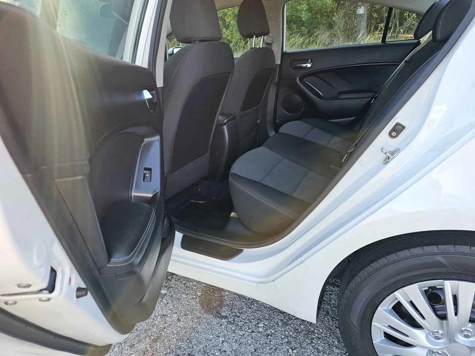 2015 Kia Forte - Image 6 of 10