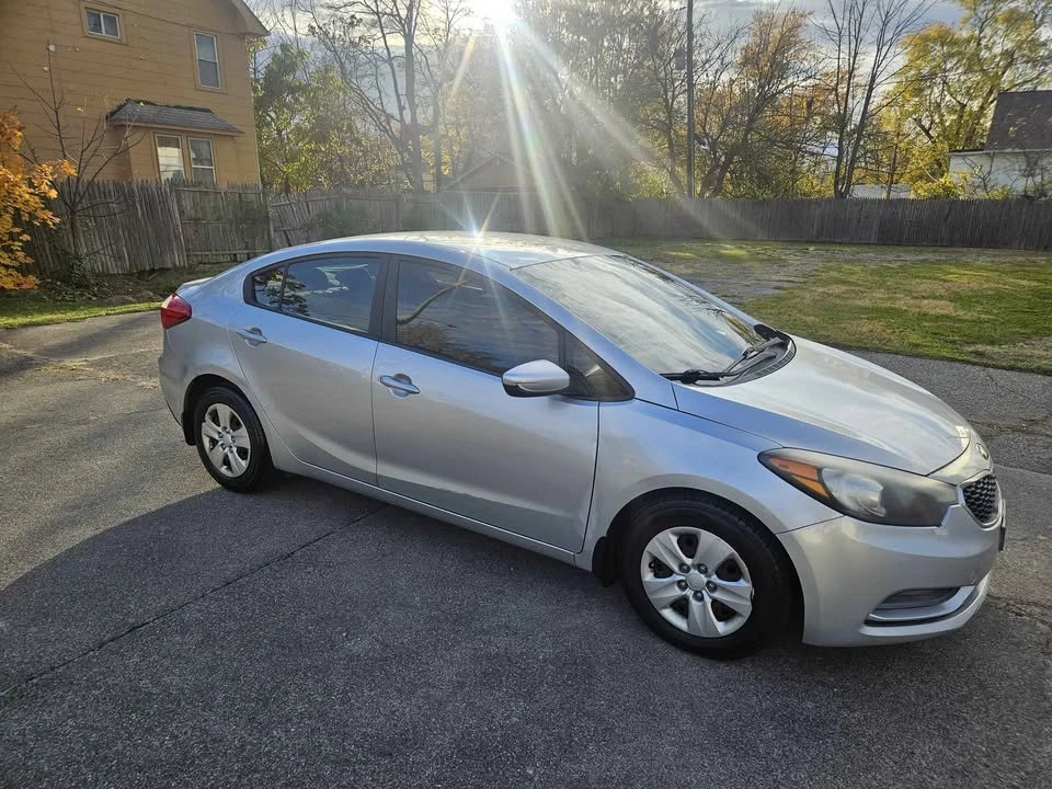 2015 Kia Forte - Image 4 of 9