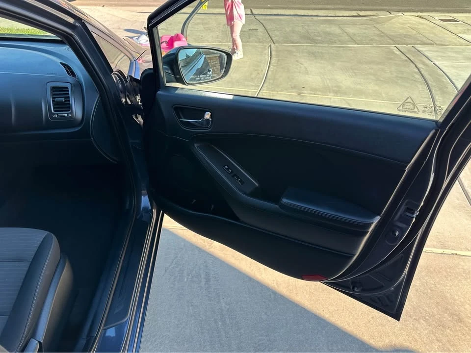 2015 Kia Forte - Image 13 of 18