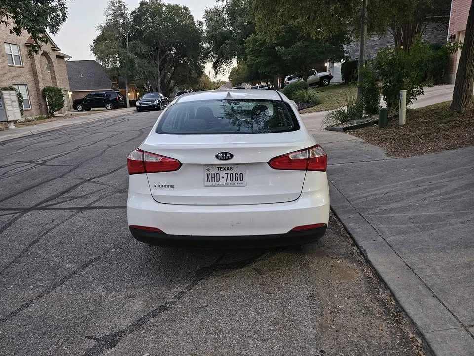 2015 Kia Forte - Image 2 of 8