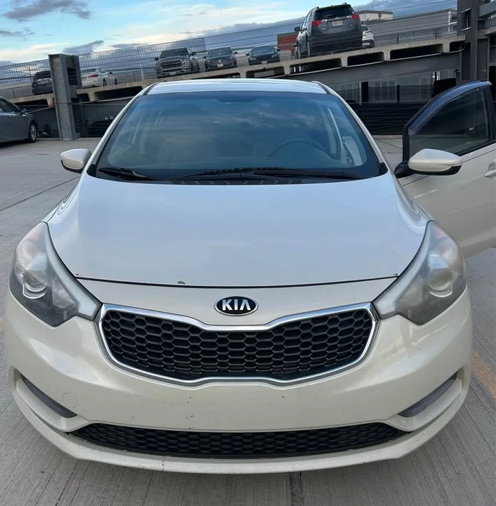 2015 Kia Forte - Image 3 of 10