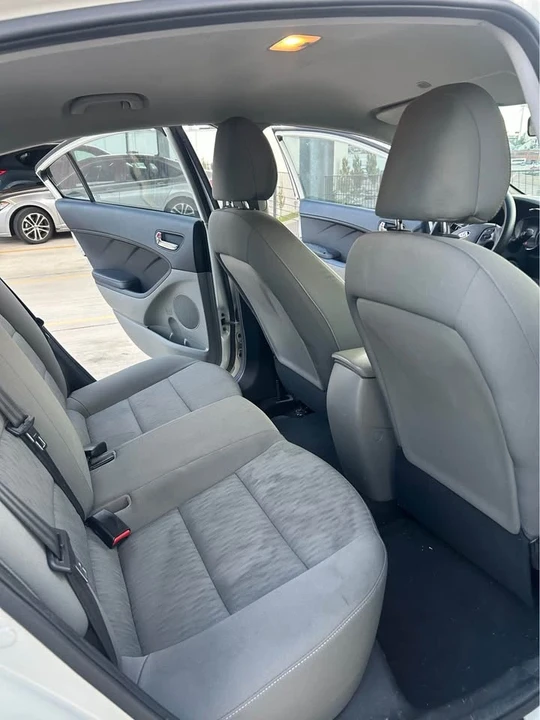 2015 Kia Forte - Image 9 of 10
