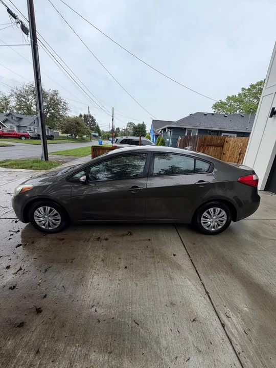2015 Kia Forte - Image 2 of 10