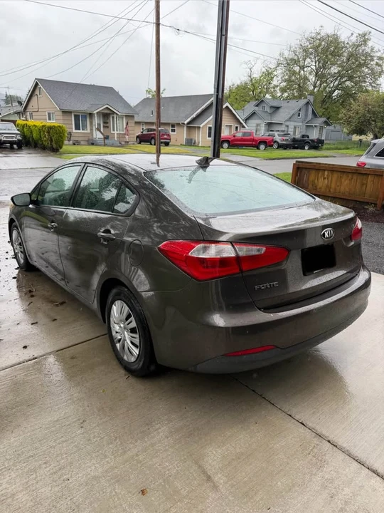 2015 Kia Forte - Image 3 of 10