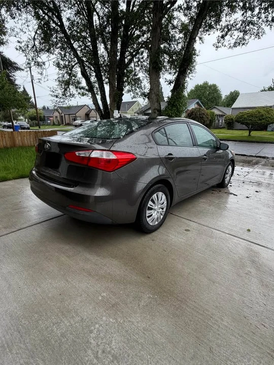 2015 Kia Forte - Image 5 of 10