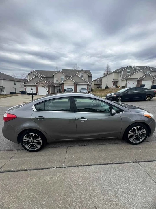 2015 Kia Forte - Image 5 of 8
