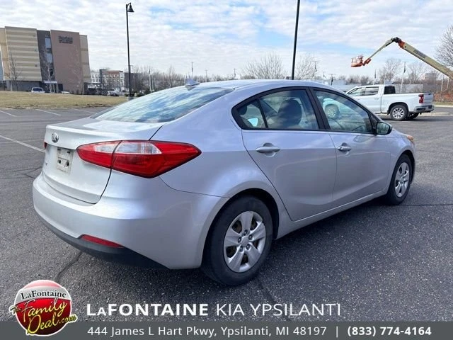 2015 Kia Forte - Image 5 of 14