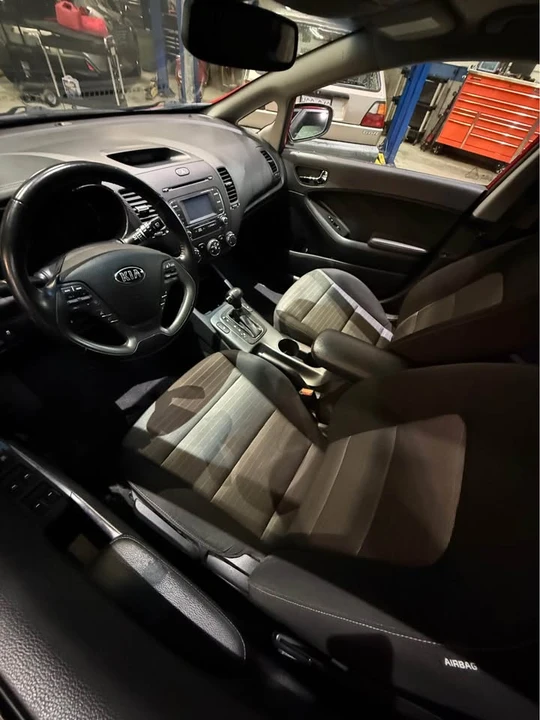 2015 Kia Forte - Image 10 of 15