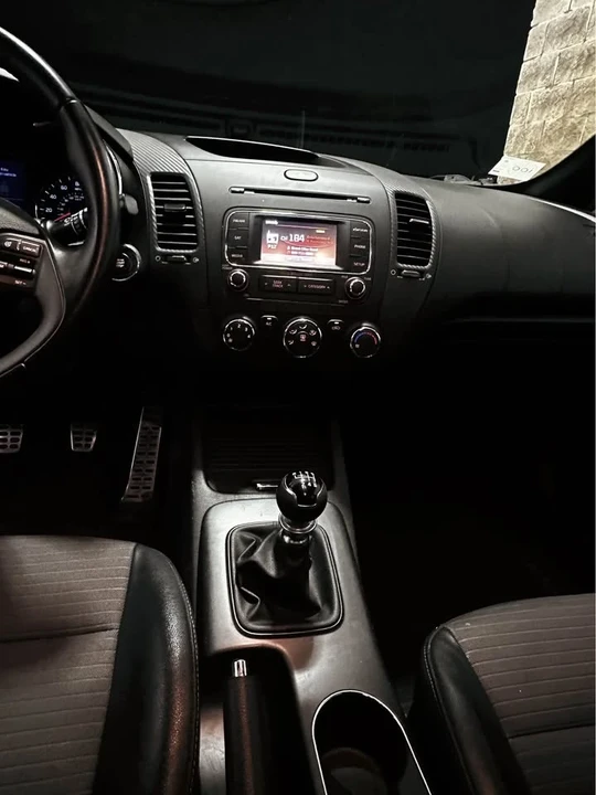 2015 Kia Forte - Image 9 of 14