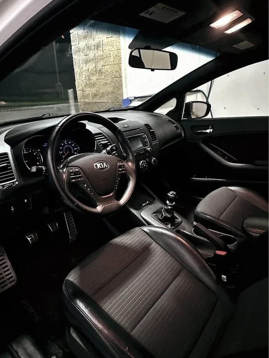 2015 Kia Forte - Image 8 of 14