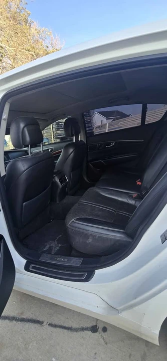 2015 Kia K900 - Image 12 of 13