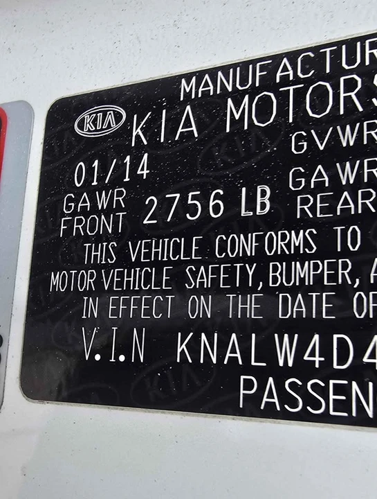 2015 Kia K900 - Image 13 of 13