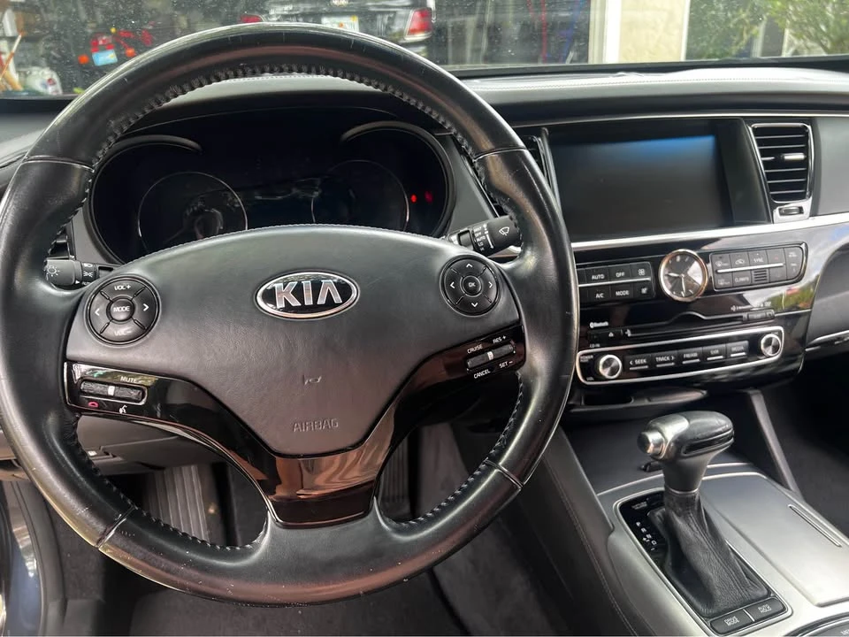 2015 Kia K900 - Image 8 of 10