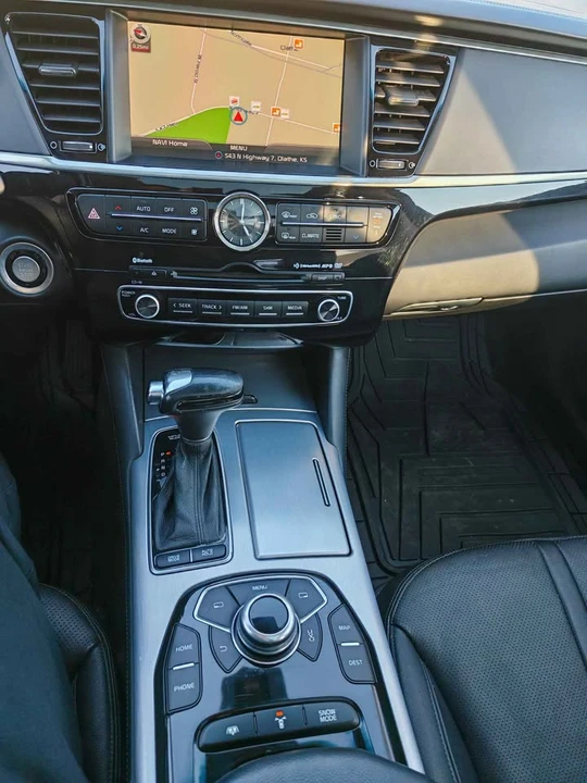 2015 Kia K900 - Image 16 of 20