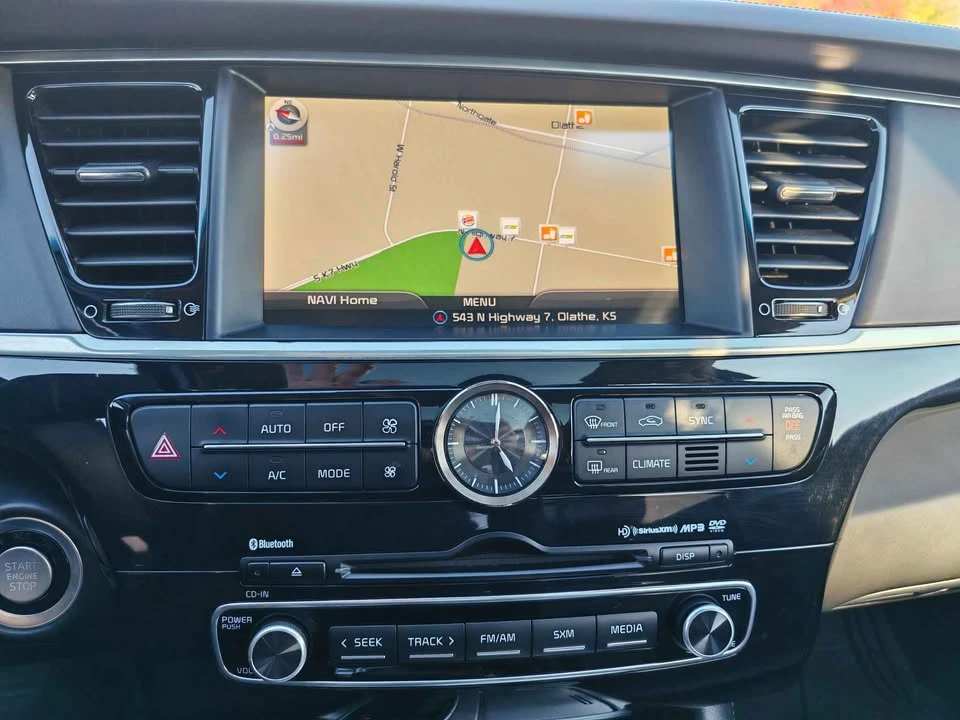 2015 Kia K900 - Image 18 of 20