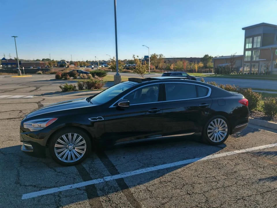 2015 Kia K900 - Image 2 of 20