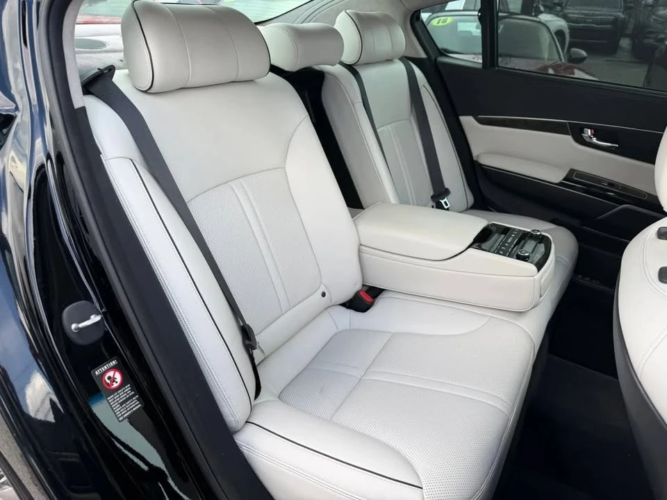 2015 Kia K900 - Image 12 of 17