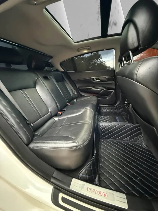 2015 Kia K900 - Image 13 of 20