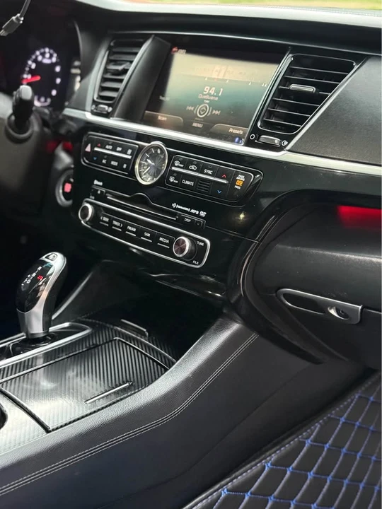 2015 Kia K900 - Image 16 of 20