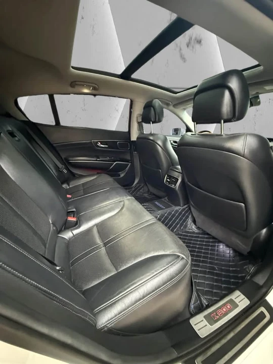2015 Kia K900 - Image 14 of 20
