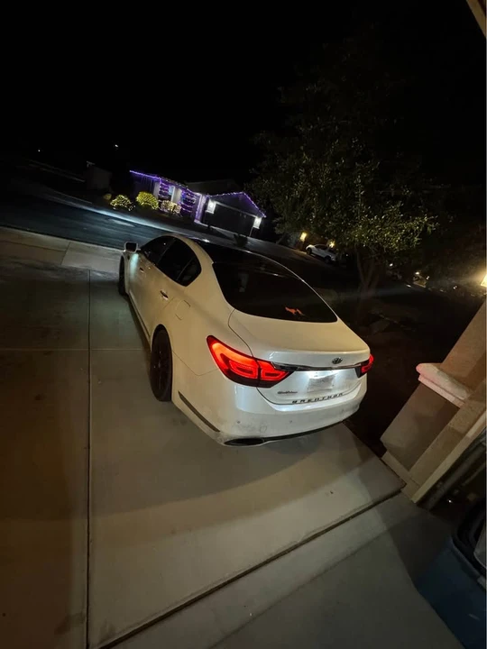 2015 Kia K900 - Image 3 of 3