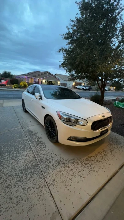2015 Kia K900 - Image 2 of 3