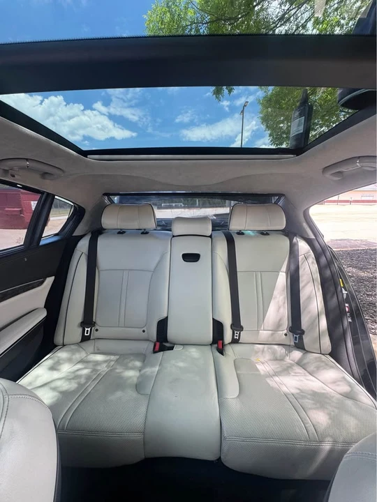 2015 Kia K900 - Image 13 of 20