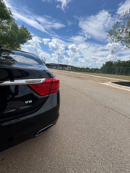 2015 Kia K900 - Image 10 of 20