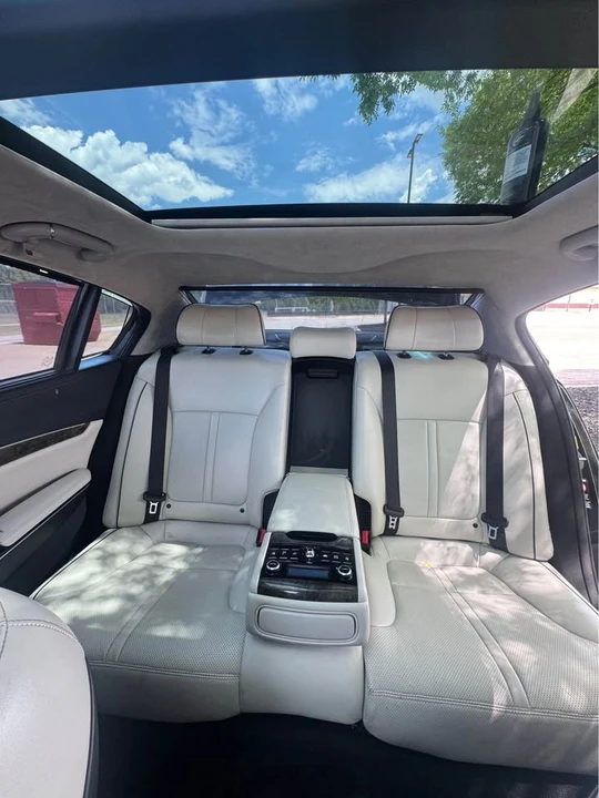 2015 Kia K900 - Image 14 of 20