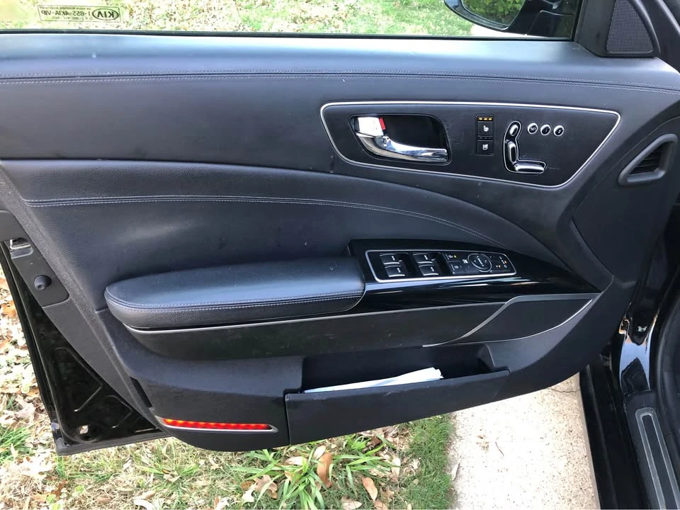 2015 Kia K900 - Image 12 of 20