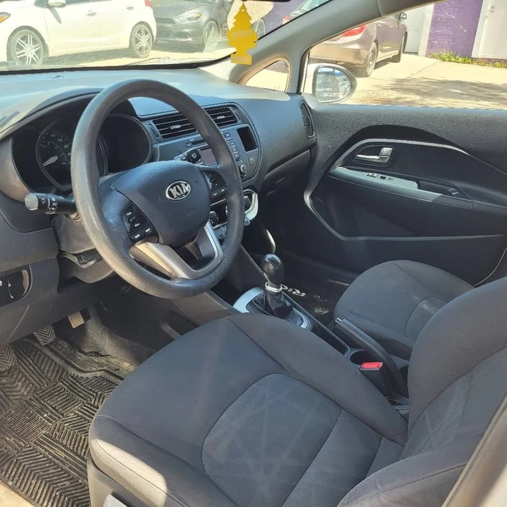 2015 Kia Rio - Image 4 of 11