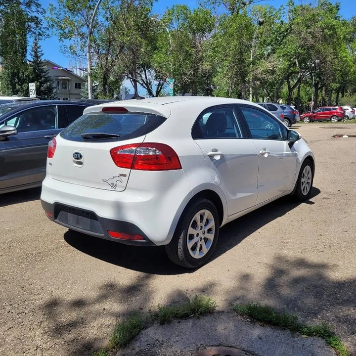 2015 Kia Rio - Image 10 of 11
