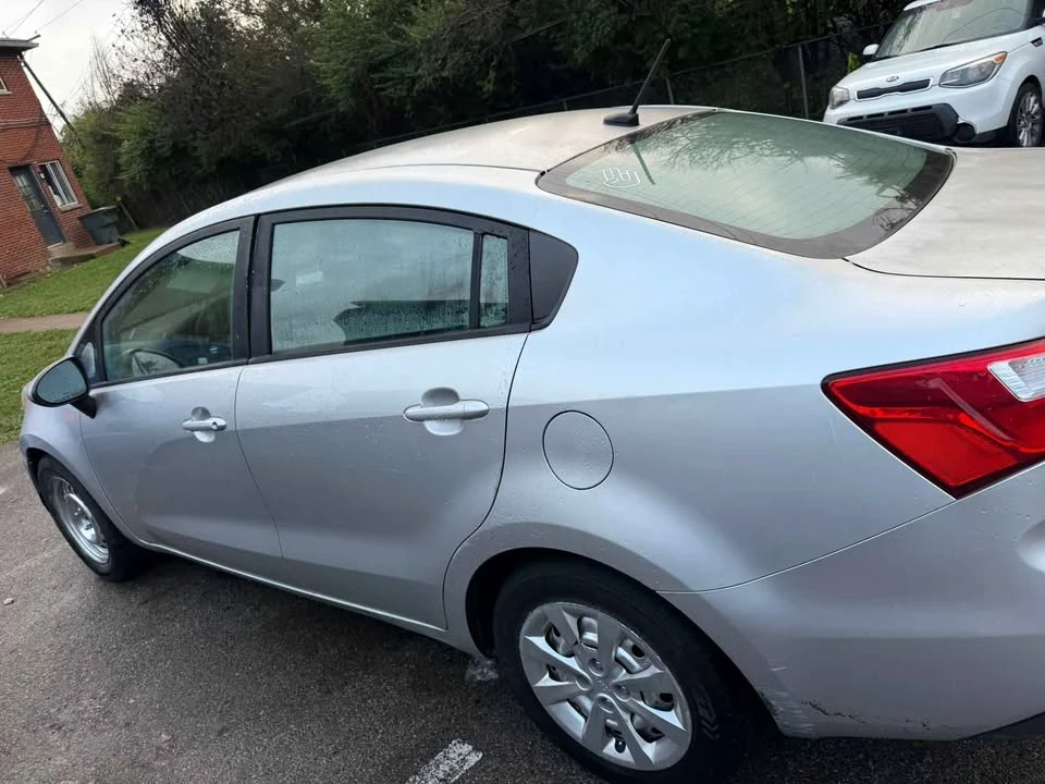 2015 Kia Rio - Image 4 of 4
