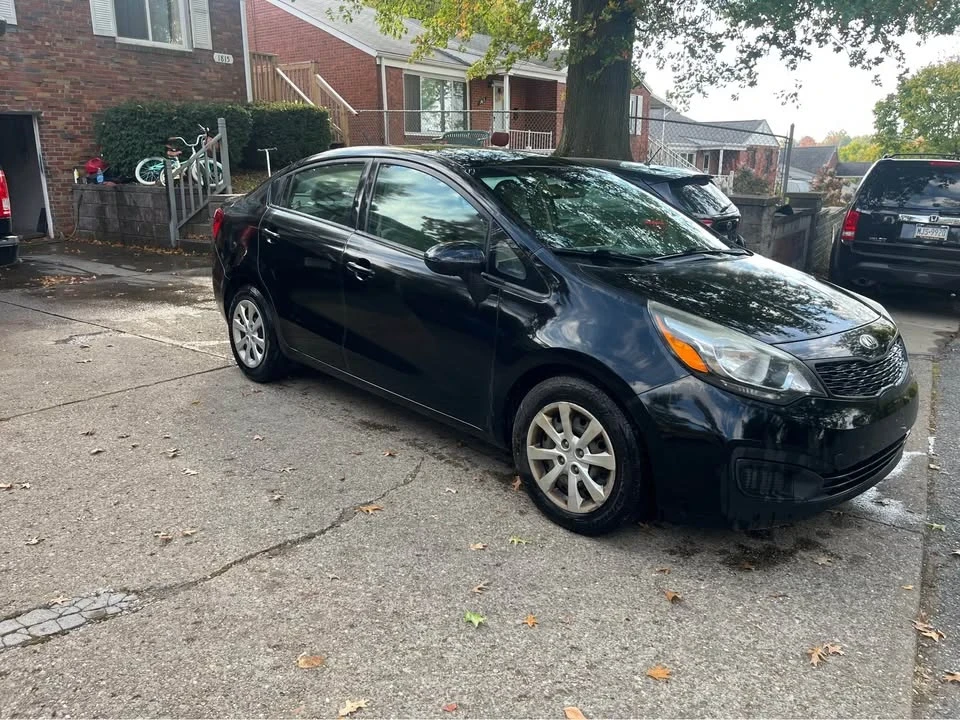 2015 Kia Rio - Image 2 of 8